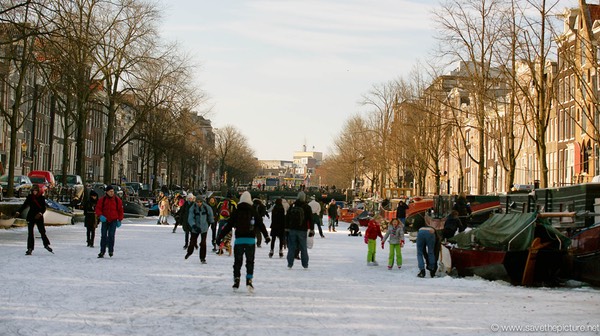 Amsterdam frozen canals, winterfun