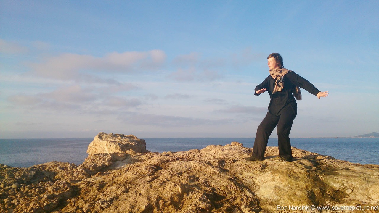 ibiza retreat natural tuning april 2015 Elsbeth Tijssen Taikiken two circles Yoir training on the rocks