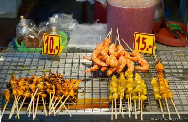 Fried squid, shrimps and chicken sticks