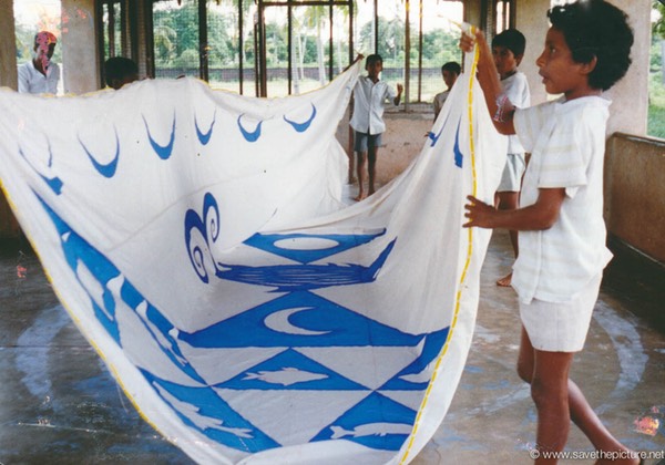 Sri Lanka catamaran art project, helping children