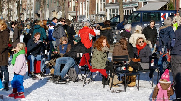 Amsterdam frozen canals, lounge club
