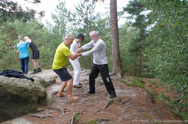 Ron Nansink explaining the Taikiken escape from a double wristhold