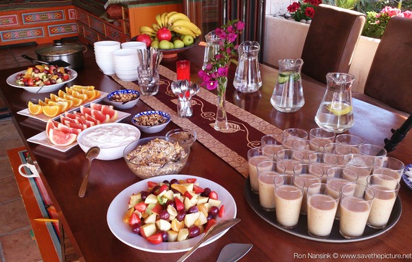 TheFeel foodies by Nadja Kotrchova raw breakfast and papaya smoothies
